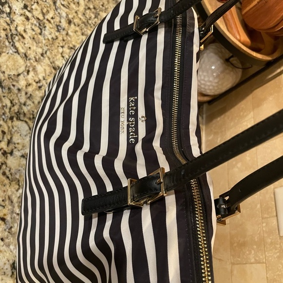 Kate Spade EUC Blk/white Watson Lane Maya shoulder bag - Picture 4 of 8